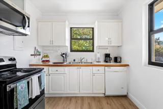 Cozy 2BR Next to Design District & Free Parking - 9