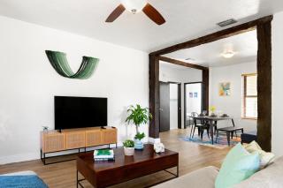 Cozy 2BR Next to Design District & Free Parking - 4