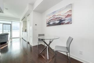 Luxury 1BR Suite 65th Floor - Lake & Island View! - 6
