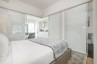 Luxury 1BR Suite 65th Floor - Lake & Island View! - 5