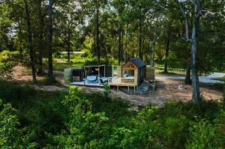 Nordic Couples Cabin W Hot Tub, Sauna, Grill - Coldspring - 2