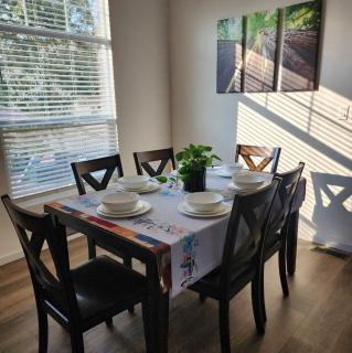 Home away from Home - 6 miles from the SNP - 6