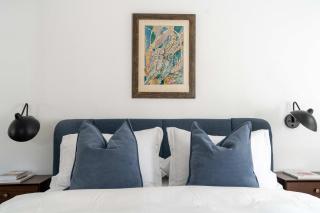 Studio in Beachwood Canyon - 0