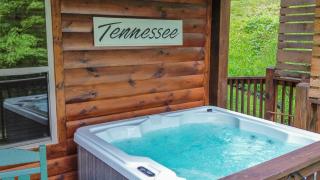 200 Pines- Log Cabin with Fall Views, Hot tub & Indoor Pool - 8