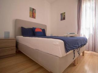 Four Bedroom Holiday Home with Pool - 4