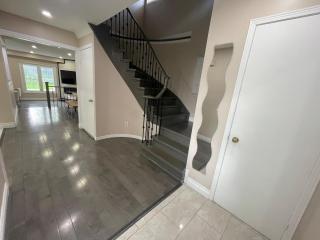 Perfect Friends & Family Getaway - Spacious 3BR with Backyard - 8