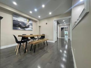 Perfect Friends & Family Getaway - Spacious 3BR with Backyard - 7