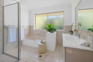 Tropic Lodge by Charlesworth - 4