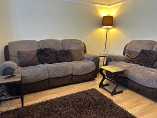 Bright 2BDR Home with Garden and Parking Wembley - 2