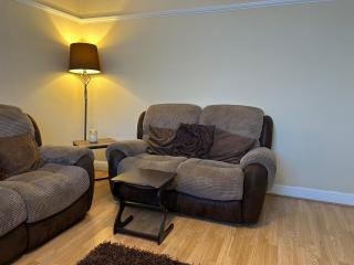 Bright 2BDR Home with Garden and Parking Wembley - 3