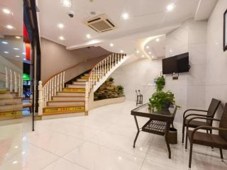 Shell Hotel Shanghai Oriental Pearl Tower Century Avenue Metro Station - 8