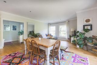 Luxurious Bright and Airy 1BDR Flat - 1