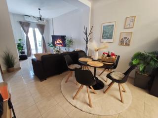 Joanna Dalatsi's Luxury House - 9