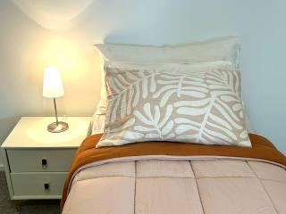 St Okes Apartment- Peaceful retreat set in native bush Stay 1 night, 1 week or 1 month - 4