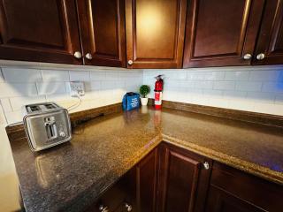 Cozy 4BR home near West Edmonton Mall - 2