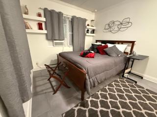 Short Walk to Raymond James Stadium - 6