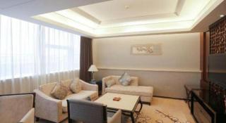 Zhangjiagang Zhonglian GDH International Hotel - 9