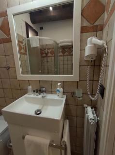 Charming Little House 2 kilometers from the Historical Centre in a typical Florentine district right next to the Tram and Bus stops by Florence Holidays Apartments - 1