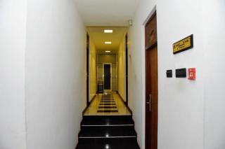 cockpit tower at colombo airport - 7