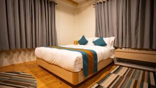 Hotel Oms Home - 9