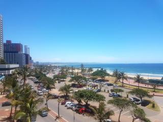 Beachfront Malborough court - Durban - 0