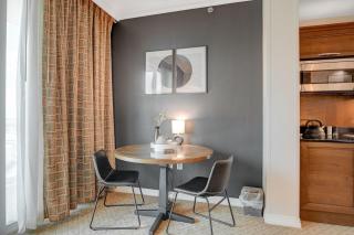 Aura Studio at MGM Signature FREE Valet Parking - 3