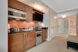 Aura Studio at MGM Signature FREE Valet Parking - 1