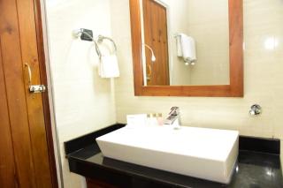 cockpit tower at colombo airport - 6