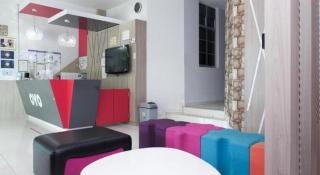 Super OYO 89930 Golden Guest House - 7