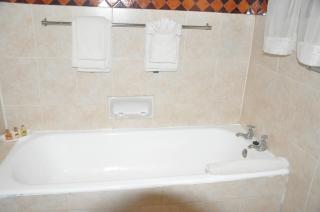 Kadoma Hotel & Conference Centre - 1