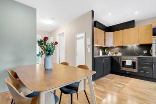 Arctic Escape Base l Central l Cozy - 7