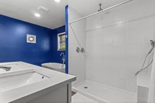 4BR 3BA Historic Home 5 min to Downtown Dallas Conv Ctr Fair Park Deep Ellum Baylor AA Ctr in Cedars - 6