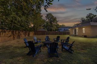 5BR Historic Home 5 min to Downtown Dallas with Large Balcony, 2 Dining Areas, 3 Fireplaces & Soaking Tub - 1