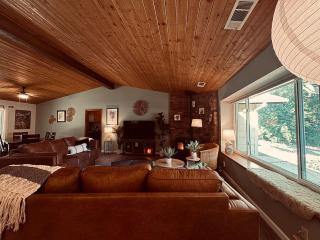 Magic Sequoia Spacious Home - 3