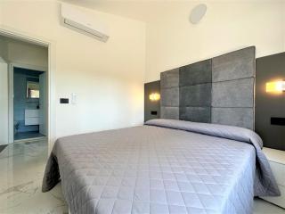 Quiet villa with private garden and BBQ - 3