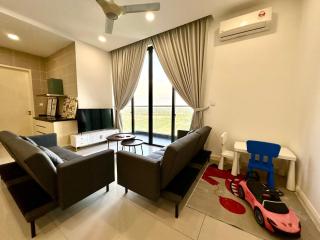 D'Pristine 4 bedder apartment opposite Legoland and Medini mall - 0