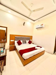 Hotel WoodLark Zirakpur Chandigarh # Managed by Sidham Group - 8