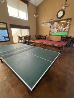 Westlake Village Escape 2 Bedroom 2 Bath with Pool & Jacuzzi View! Welcome Champagne - 2