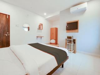 Super Collection O White Ridge Kamineni - 0