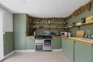 Coastal Escape by the Beach - 7
