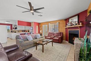 2BR Family Oasis Pool, Fire Pit, Yoga Deck - 2