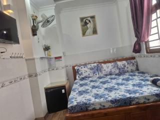 Yến Oanh Motel - window all rooms, Quan 5, Ho Chi Minh City - 7