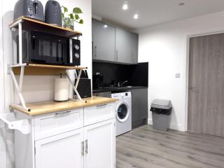 4 ground floor units in London, each with a private kitchen and bathroom, accommodating up to 18 guests - Londres - 5