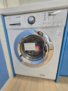 2 minutes to Haeundae Beach - Netflix - 1