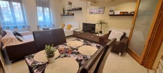 Szandi Belvárosi Apartman - 0