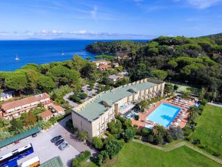Hotel in Capoliveri with private beach - 0