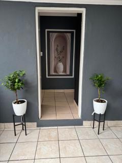 Atterbury Value Bed and Breakfast - 5