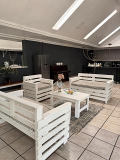 Atterbury Value Bed and Breakfast - 7