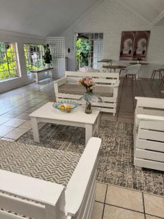 Atterbury Value Bed and Breakfast - 8