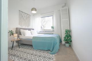 HaHa House Large 3BR Home for 7 with 2 Kitchens Free Parking and Garden - 6